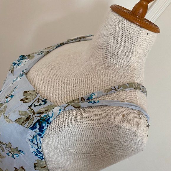 Kimchi Blue Floral Strappy Back Dress in Blue US4 Sexy, Young and Free - Picture 7 of 11